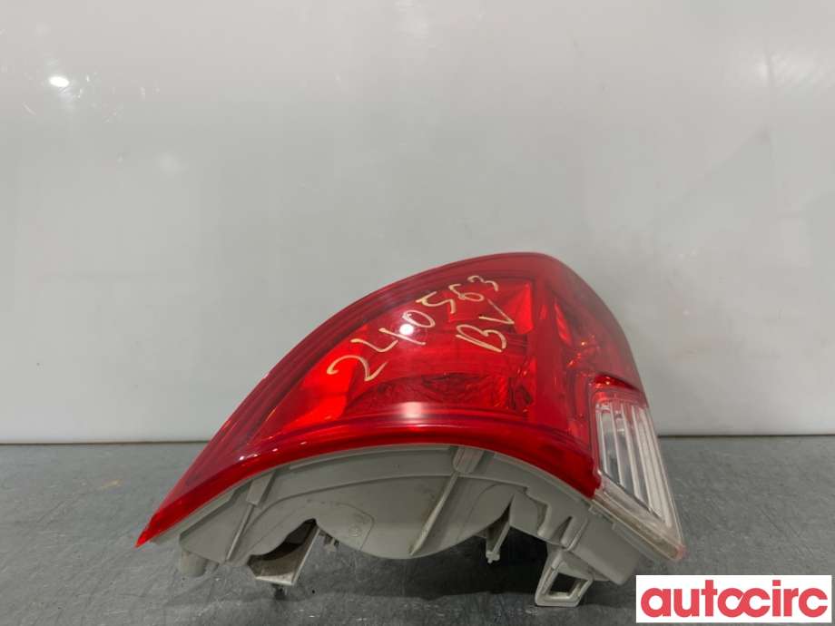 Baklykt høyre indre til Peugeot 2008 2013-2019 (Type I) (PEUGEOT|9678074580|)