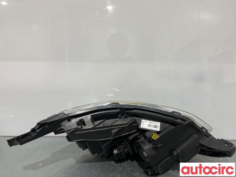 Frontlykt venstre halogen til Peugeot 2008 2013-2019 (Type I)  (PEUGEOT|9677810180|90015175|1685353580)