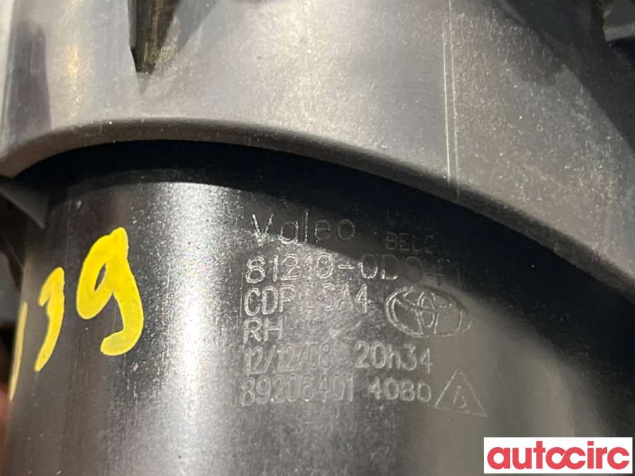 Tåkelykt høyre foran til Toyota Avensis 2009-2015 (Type III, Fase 1)  (TOYOTA|812100D041|89206401|81210-0D041)
