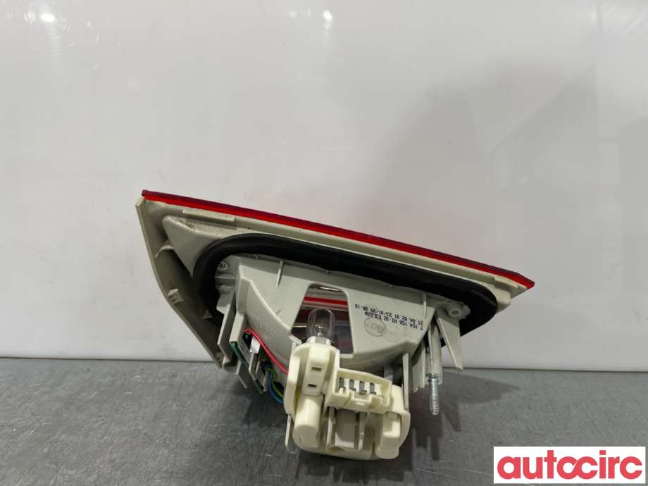 Baklykt høyre indre til BMW 3-Serie 2005-2011 (E90/E91/E92/E93) (E90/E91/E92/E93) (BMW|63217289428||7154156)