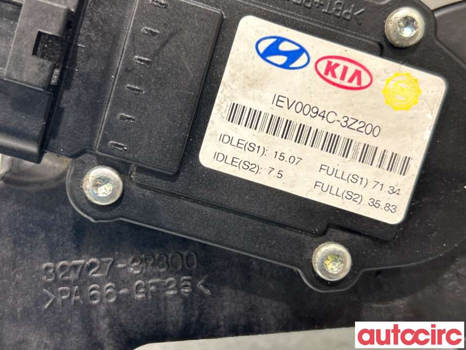 Pedal gass til Hyundai i40 2012-2017  (HYUNDAI|327003Z200||32727-3R300)