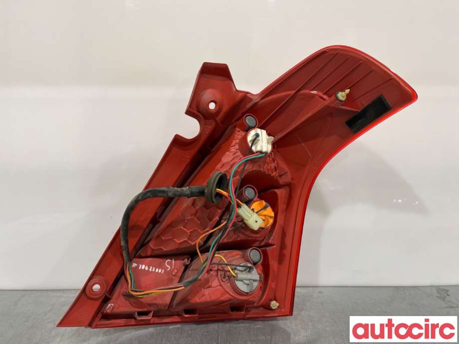 Baklykt venstre til Suzuki Swift 2005-2010  (SUZUKI|35670-73K00|)