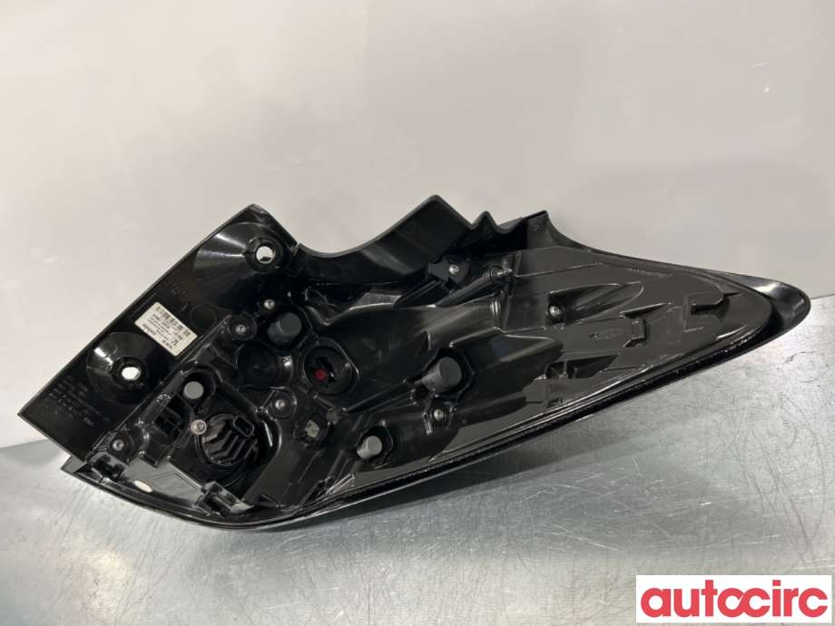 Baklykt venstre til Toyota Yaris Cross (SUV) 2021-->>  (TOYOTA|815600DE20|)