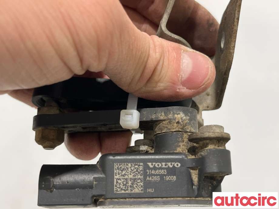Sensor nivå til Volvo V90 / V90 CC / S90 2016-->>  (VOLVO|32246631|)