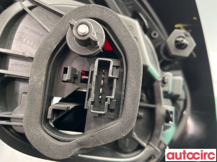 Baklykt høyre til Peugeot 208 2012-2019 (Type I)  (PEUGEOT|9810430580||9825601180)