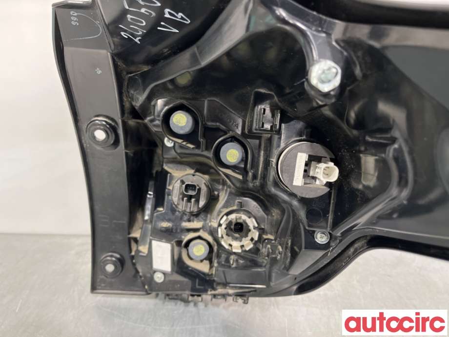 Baklykt venstre til Toyota Yaris 2020-->> (Type IV)  (TOYOTA|81561K0040|)