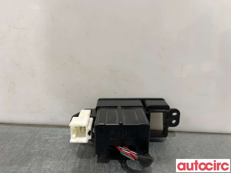 Bryter elektrisk håndbrekk/parkbrems til Subaru Legacy 2009-2015  (SUBARU|83322AJ010|)