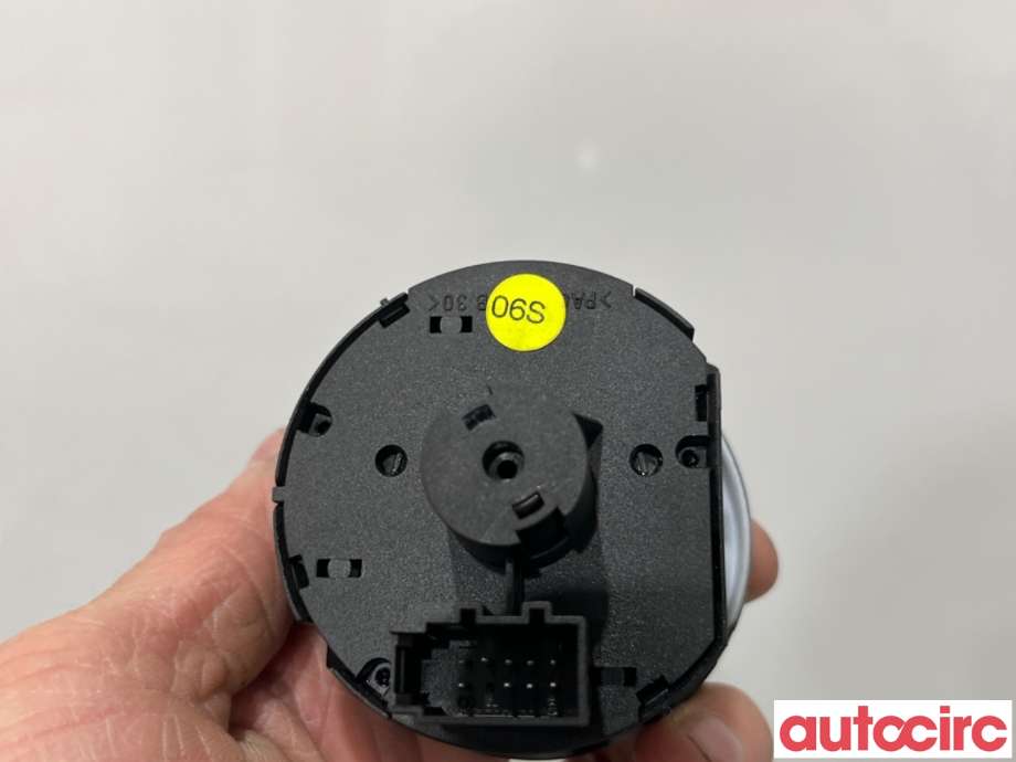 Bryter lys til VW Golf VII 2012-2017 (Fase 1)  (VOLKSWAGEN|5G0941431BD|)