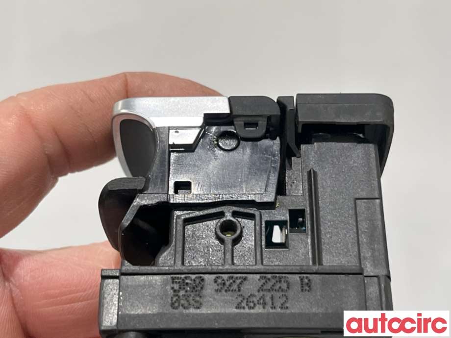 Bryter elektrisk håndbrekk/parkbrems til VW Golf VII 2012-2017 (Fase 1)  (VOLKSWAGEN|5G0927225D||5G0927225B)