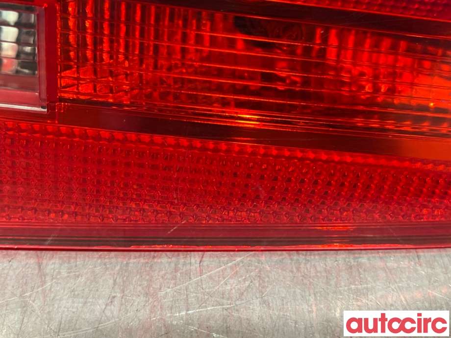 Baklykt venstre indre til VW Touran 2010-2015 (Type I, Fase 3)  (VOLKSWAGEN|1T0945093|)