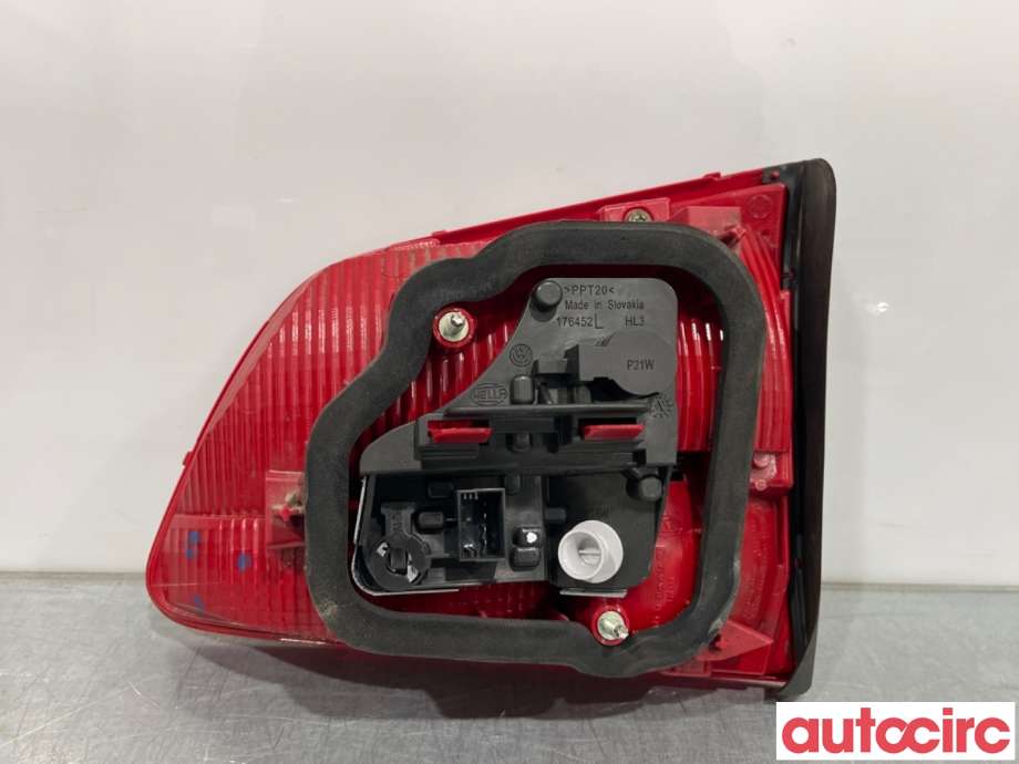 Baklykt venstre indre til VW Touran 2010-2015 (Type I, Fase 3)  (VOLKSWAGEN|1T0945093|)