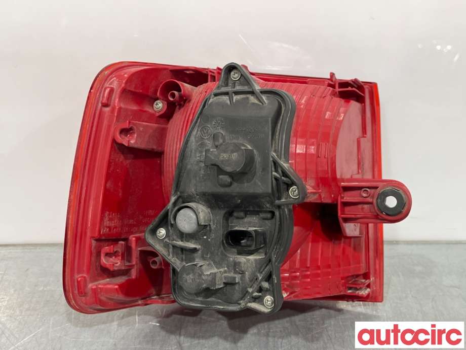 Baklykt høyre til VW Touran 2010-2015 (Type I, Fase 3)  (VOLKSWAGEN|1T0945096R|)