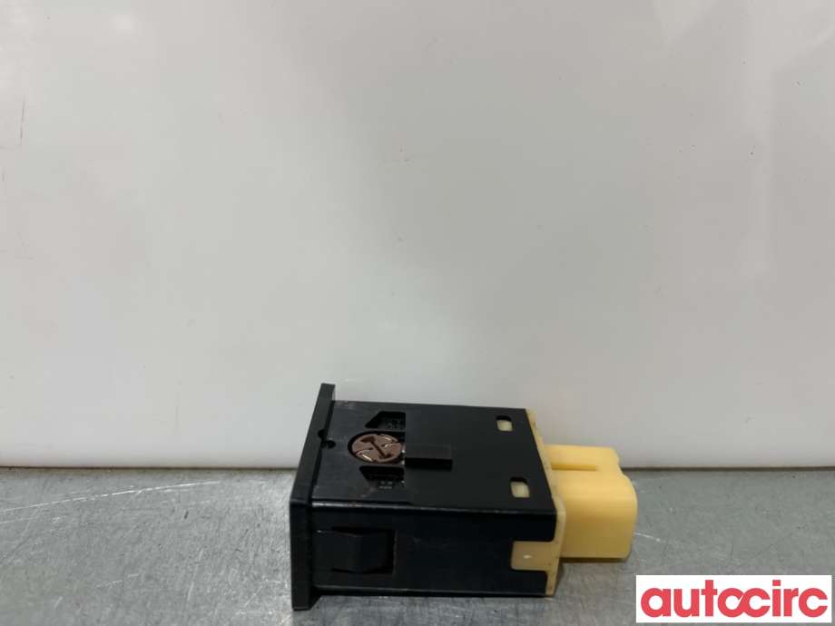 Bryter setevarme til Toyota Land Cruiser 100 1998-2007 (TOYOTA|8475120140|)