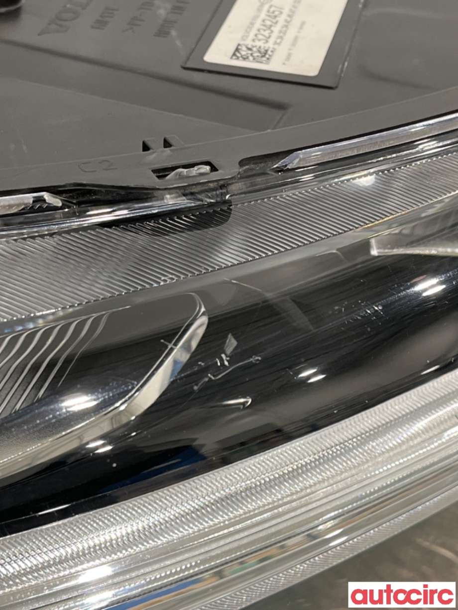 Frontlykt høyre halogen til Volvo XC40 2018-2024  (VOLVO|31655983||32342457)