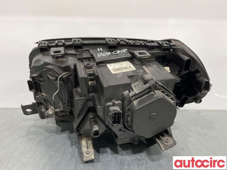 Frontlykt høyre xenon til BMW X3 2003-2006 (Fase 1) (E83) (E83) (BMW|63123418388|)