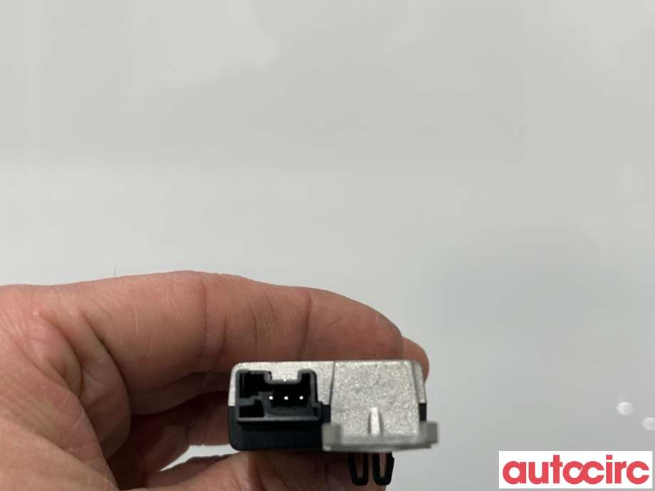Antenne forsterker til Peugeot 2008 2019-->> (Type II)  (PEUGEOT|9820664380|81645501)