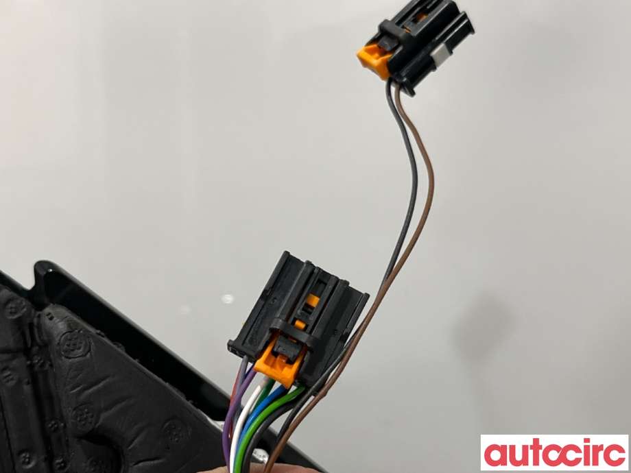 Speil venstre til Peugeot 2008 2019-->> (Type II)  (PEUGEOT|98271330XT|)
