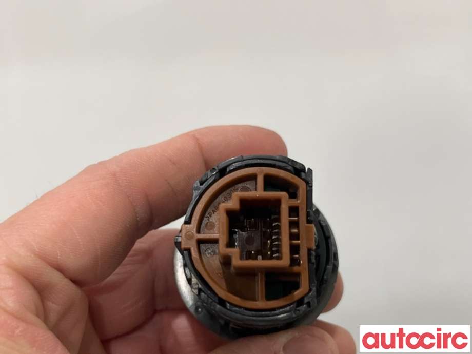 Bryter start/stopp til Nissan Leaf 2011-2017 (Type I) (NISSAN|251503NA0B|)