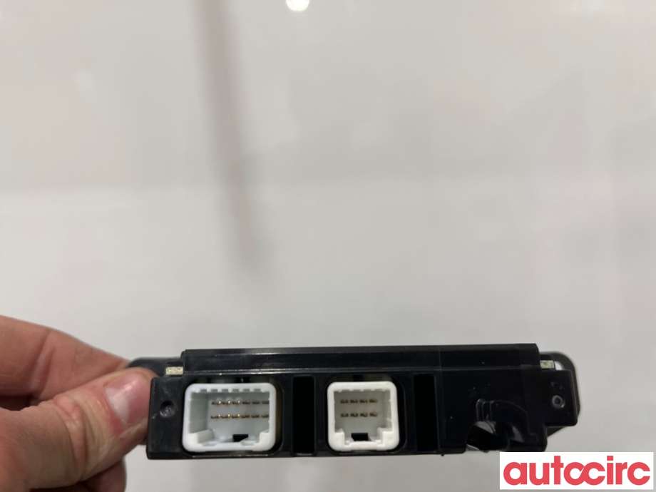 Bryter diverse til Nissan Leaf 2011-2017 (Type I)  (NISSAN|283953ND0B|)