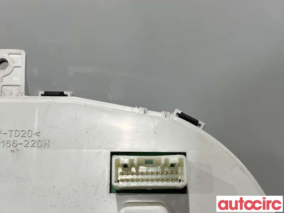 Instrumentpanel til Mitsubishi Outlander 2007-2010 (Type II, Fase 1)  (MITSUBISHI|8100A115|507-920H)