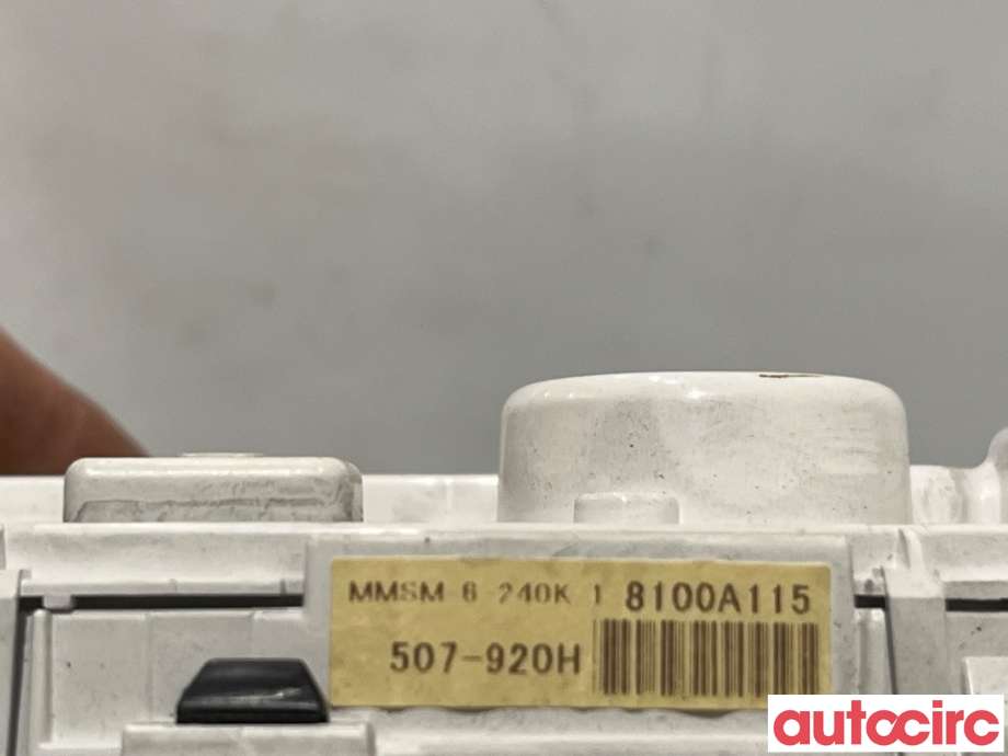 Instrumentpanel til Mitsubishi Outlander 2007-2010 (Type II, Fase 1)  (MITSUBISHI|8100A115|507-920H)