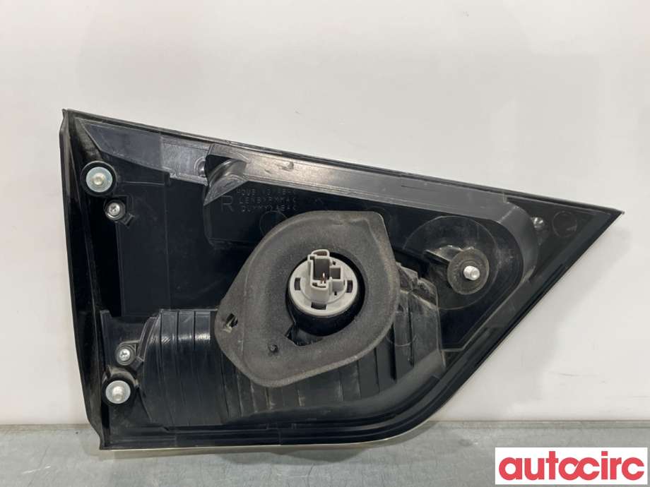 Baklykt høyre indre til Mitsubishi Outlander 2010-2012 (Type II, Fase 2)  (MITSUBISHI|8331A006|)