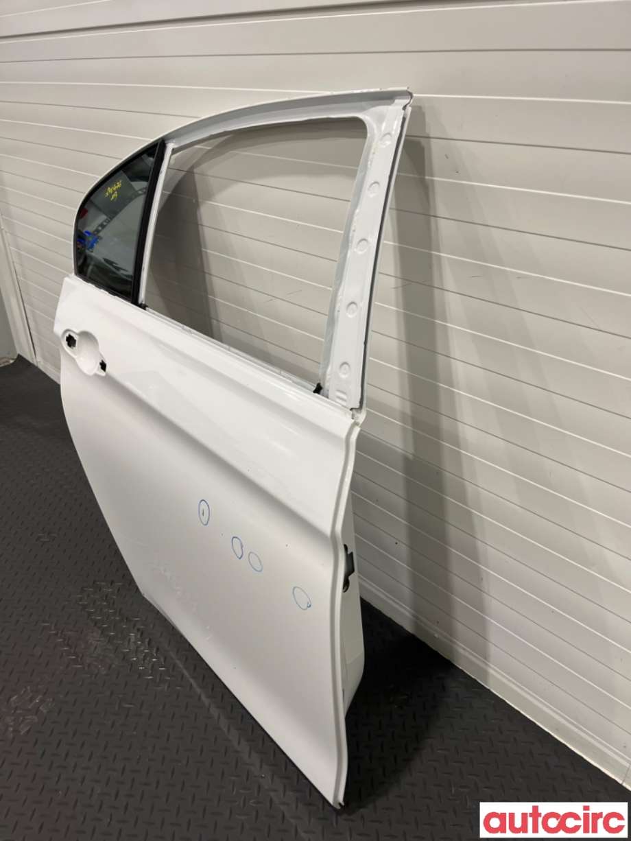 Dør høyre bak til BMW 3-Serie 2012-2018 (F30/F31/F34) (F30/F31/F34) (BMW|41009628762||41007298514)