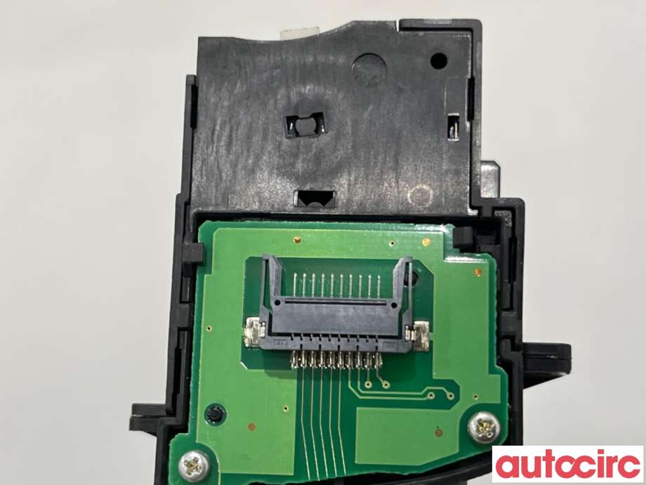 Bryter blink til Ford Focus 2011-2014 (Type III, Fase 1)  (FORD|1883869||AV6T-13335-AB)