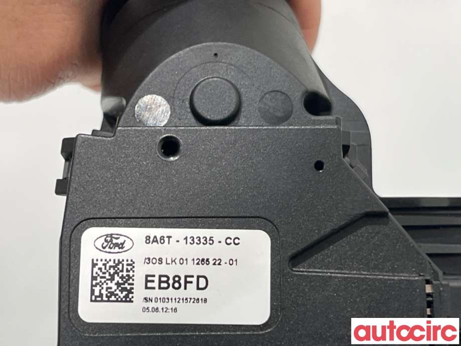 Bryter blink til Ford Fiesta 2008-2012 (Type VI, Fase 1)  (FORD|1686675||8A6T-13335-CC)