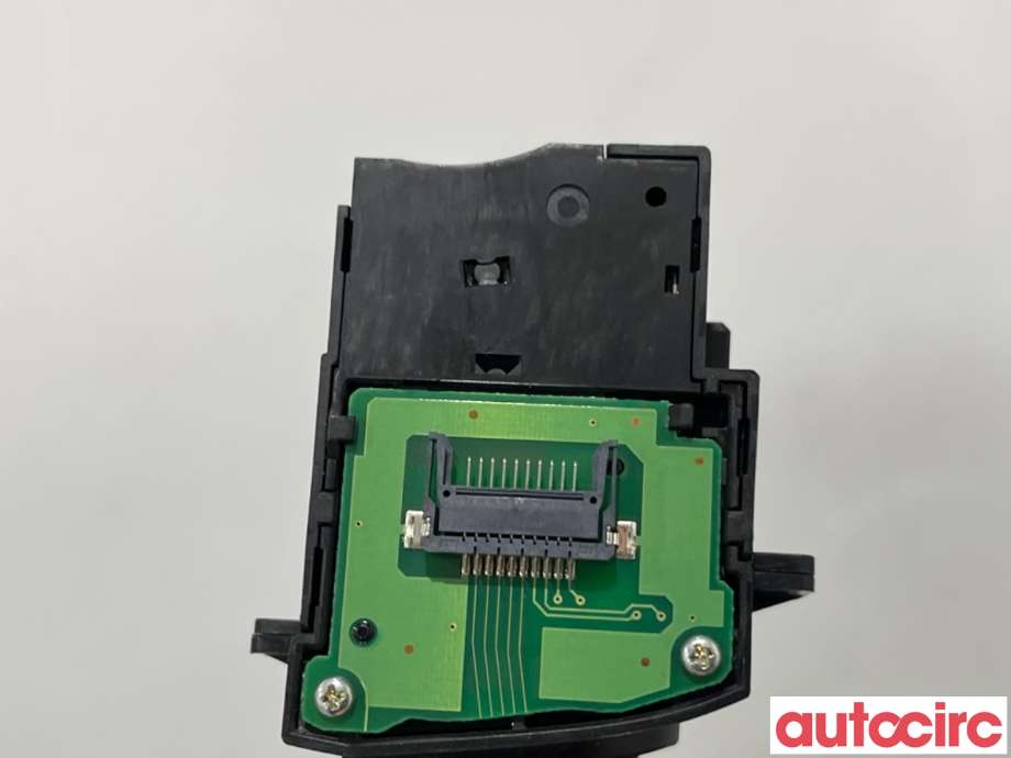 Bryter blink til Ford Focus 2011-2014 (Type III, Fase 1)  (FORD|1883869||AV6T-13335-AB)