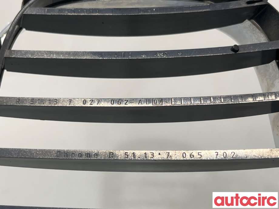 Grill høyre til BMW 5-Serie 2003-2010 (E60/E61) (E60/E61) (BMW|51137065702||51137027067)