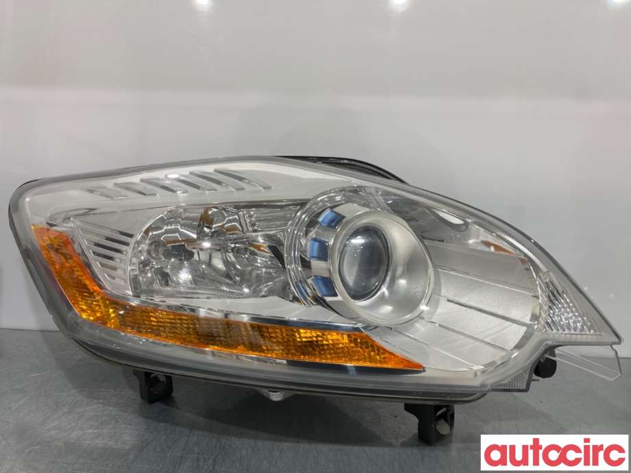 Frontlykt høyre xenon til Ford Kuga, 2008-2012 (Type I)  (FORD|1590741)