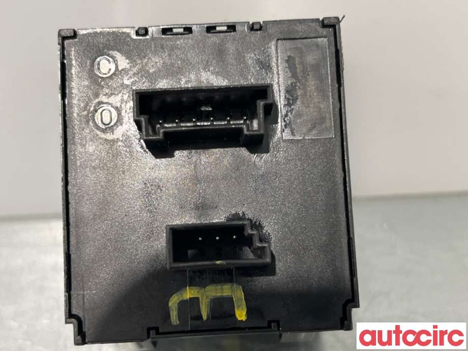 Bryter nødblink til BMW 3-Serie 2005-2011 (E90/E91/E92/E93) (E90/E91/E92/E93) (BMW|61319196714|548549533|61319132421)