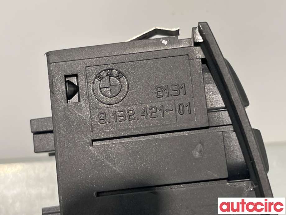Bryter nødblink til BMW 3-Serie 2005-2011 (E90/E91/E92/E93) (E90/E91/E92/E93) (BMW|61319196714|548549533|61319132421)