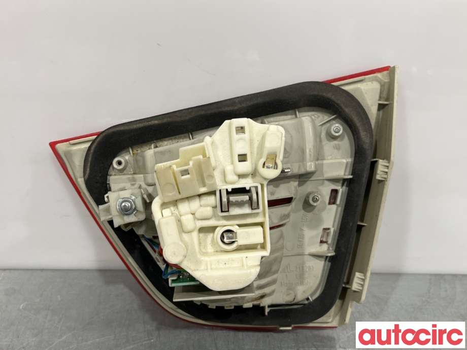 Baklykt venstre indre til BMW 3-Serie 2005-2011 (E90/E91/E92/E93) (E90/E91/E92/E93) (BMW|63217289433|)