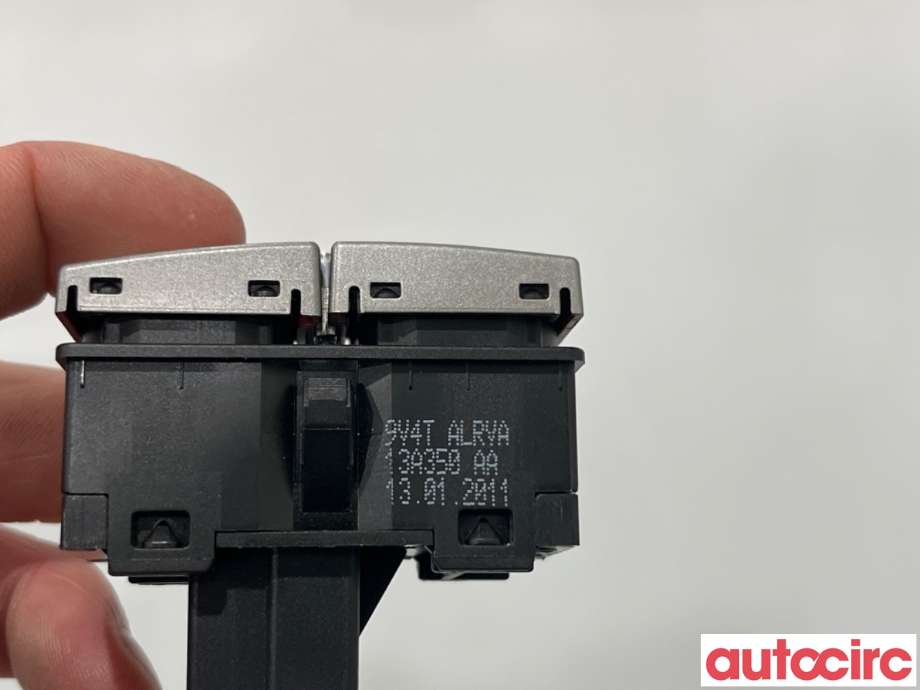 Bryter start/stopp til Ford Kuga 2008-2012 (Type I)  (FORD|1591825|9V4T13A350AA)