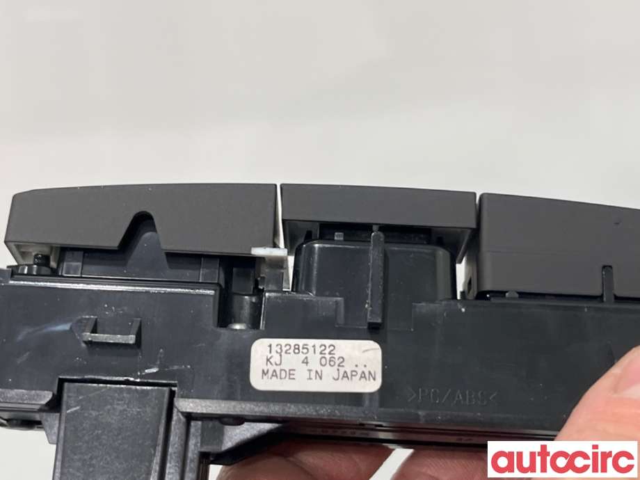 Bryter nødblink til Opel Astra J 2010-2015  (OPEL|13285122|)