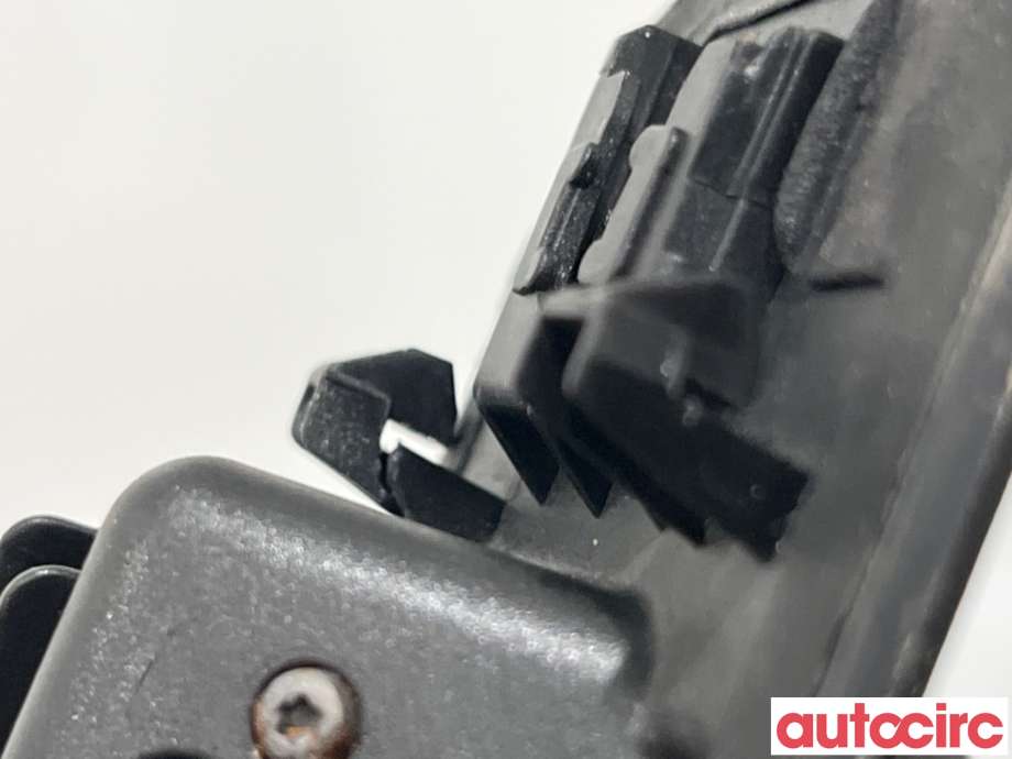 Bakluke/bakdør håndtak til Opel Astra J 2010-2015  (OPEL|13390037|20907402|39022756)