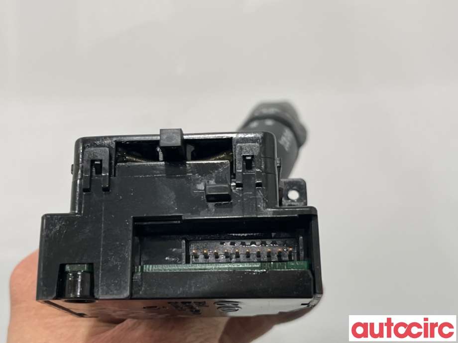 Bryter blink til Hyundai Ix35 2010-2015 (HYUNDAI|934103J201|)
