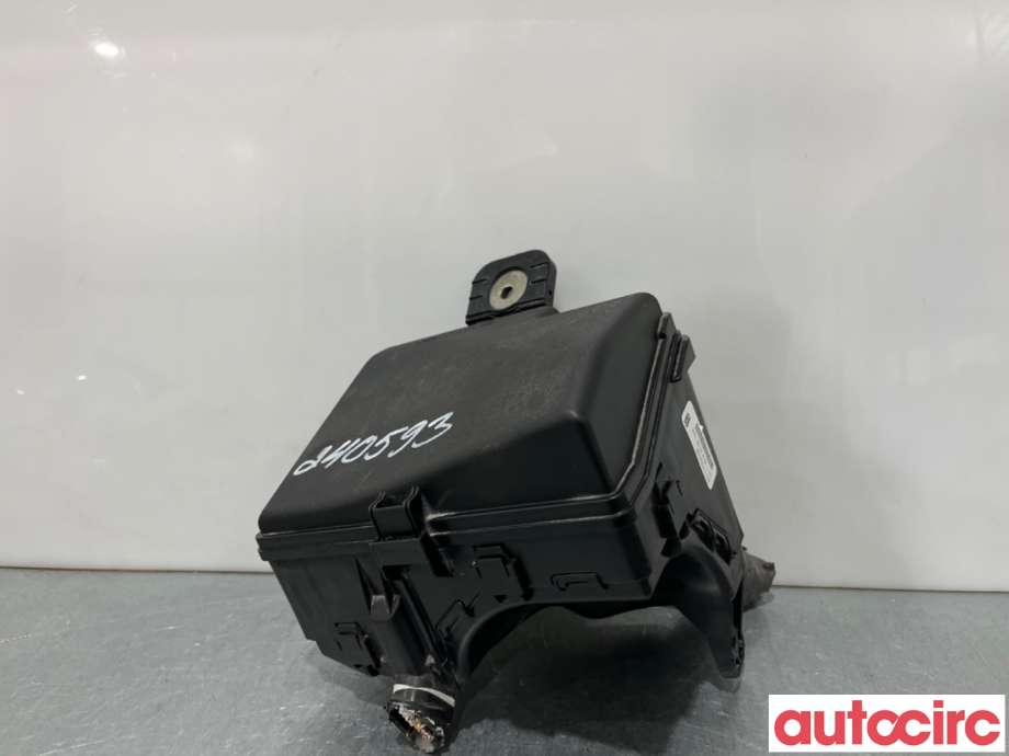 Sikringsboks til Toyota Yaris 2014-2020 (Type III, Fase 2) (TOYOTA|8274152100|)
