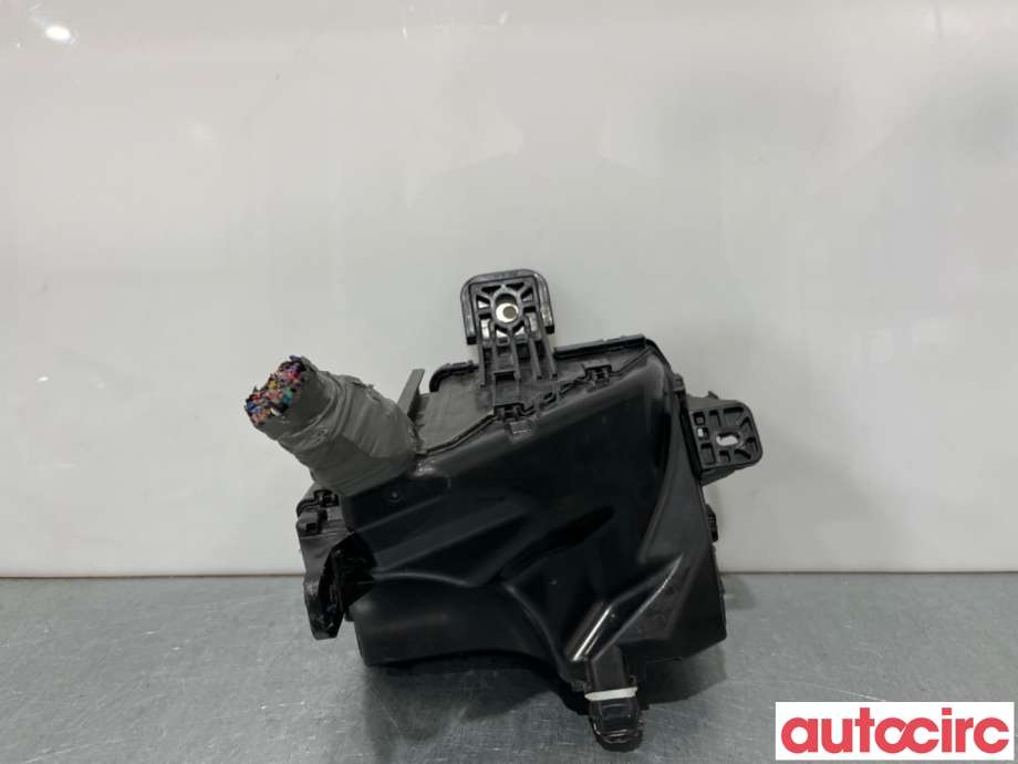 Sikringsboks til Toyota Yaris 2014-2020 (Type III, Fase 2) (TOYOTA|8274152100|)