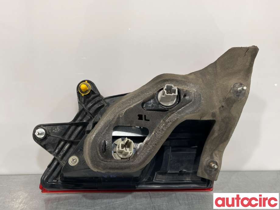 Baklykt venstre indre til Subaru Legacy 2009-2015  (SUBARU|84912AJ260)