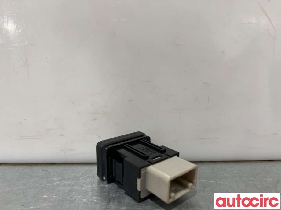 Bryter diverse til Mitsubishi Outlander 2015-->> (Type III, Fase 2)  (MITSUBISHI|8612A050|)