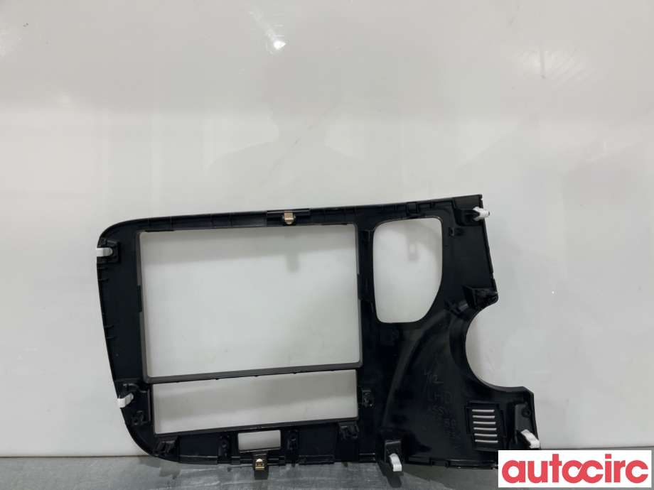 Innredning diverse til Mitsubishi Outlander 2015-->> (Type III, Fase 2)  (MITSUBISHI|8002C928XA||8002C896)