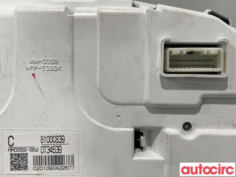 Instrumentpanel til Mitsubishi Outlander 2015-->> (Type III, Fase 2)  (MITSUBISHI|8100C839|MM0059-552)