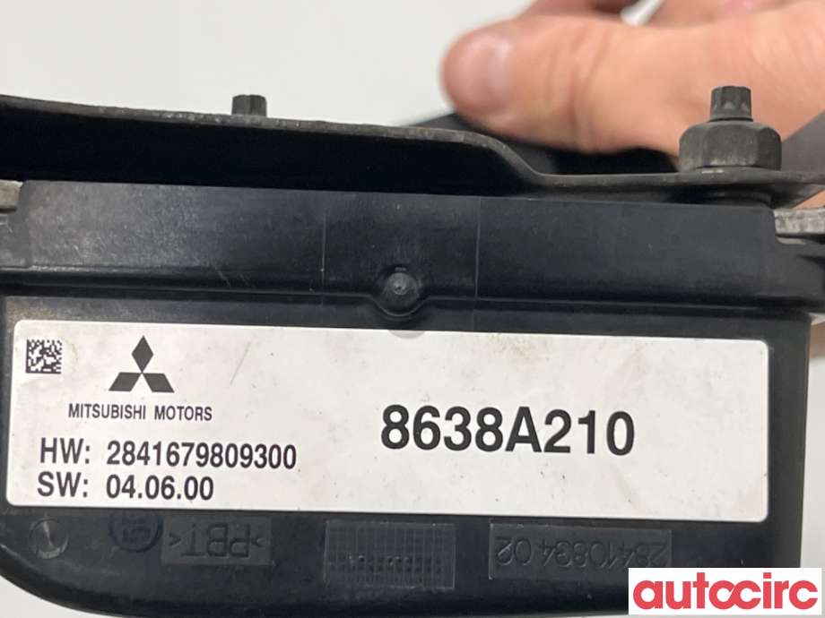 Sensor radar til Mitsubishi Outlander 2015-->> (Type III, Fase 2)  (MITSUBISHI|8638A210|0697-12-2496)