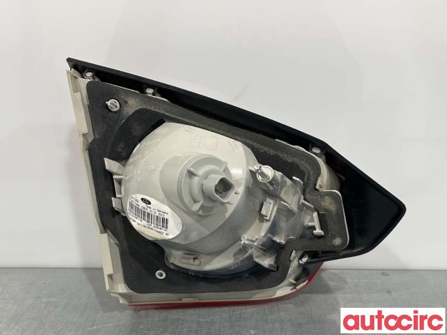 Baklykt høyre indre til Ford Kuga 2008-2012 (Type I)  (FORD|1545446|8V41-13A602-AD)