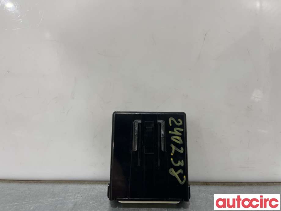 Diverse deler til Mitsubishi Outlander 2015-->> (Type III, Fase 2)  (MITSUBISHI|8637D046|GGM-M008-CDA|8637B906)