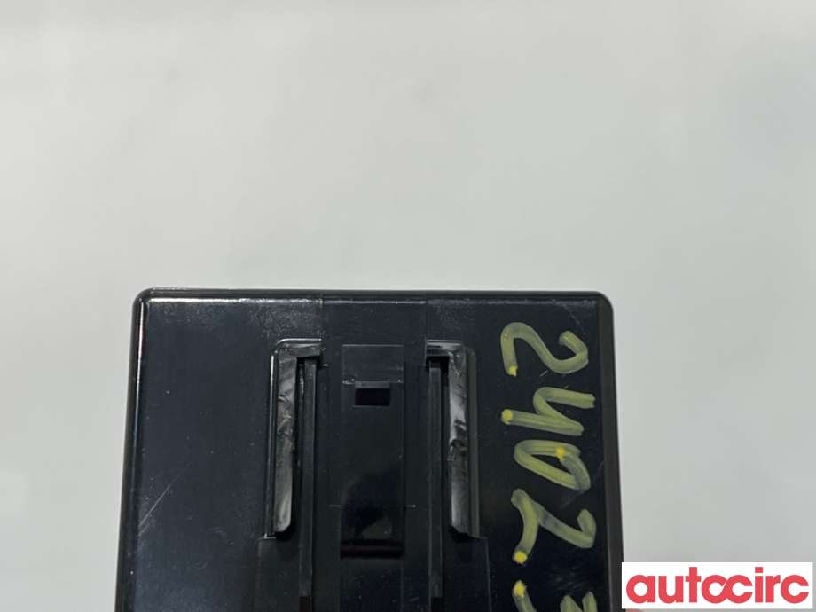 Diverse deler til Mitsubishi Outlander 2015-->> (Type III, Fase 2)  (MITSUBISHI|8637D046|GGM-M008-CDA|8637B906)