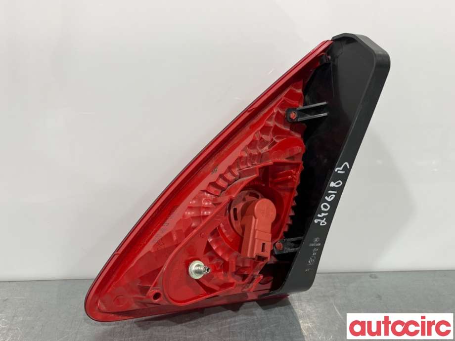 Baklykt venstre indre til Peugeot 3008 2009-2016 (Type I)  (PEUGEOT|6350HE|9683461080)